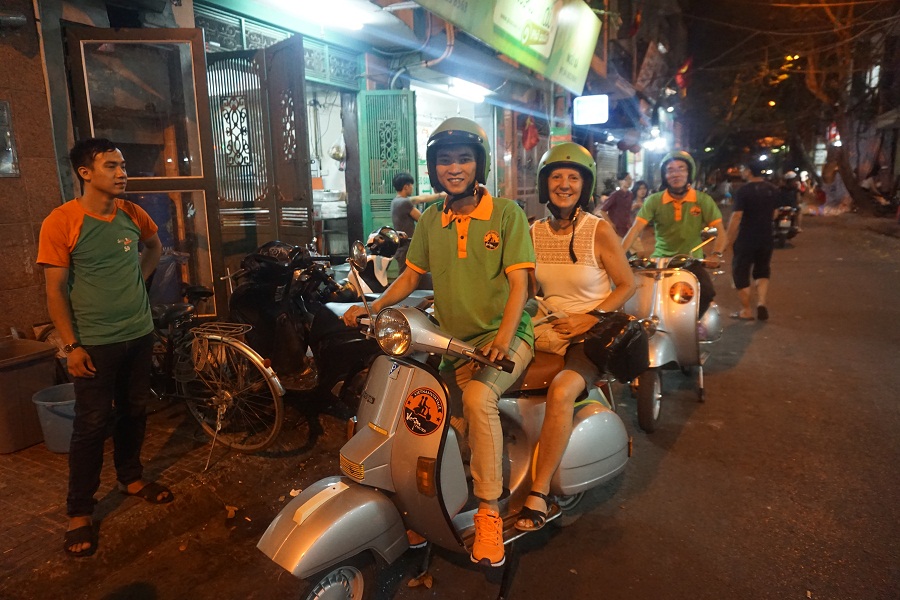 Hue Vespa – food tour