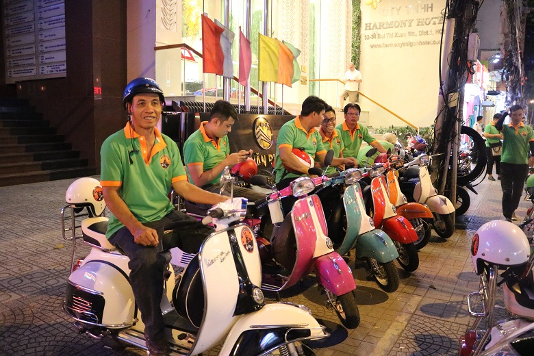 Saigon after dark night food tour