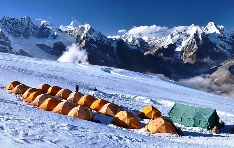 MERA PEAK CLIMBING / MINI EXPEDITION